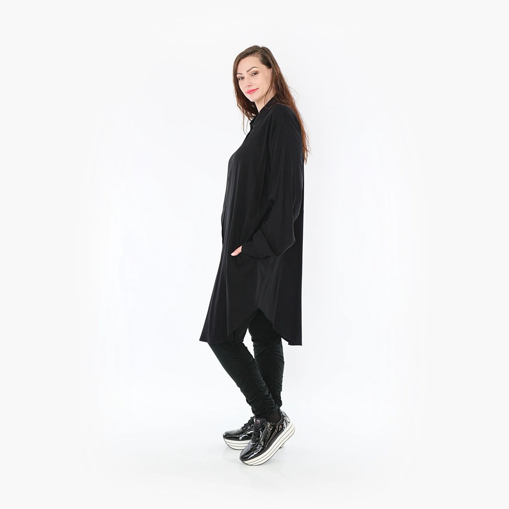 AKH Fashion Bluse in gerundeter Form, aus Viskose, 1380.06881, Schwarz, Schick, Modern