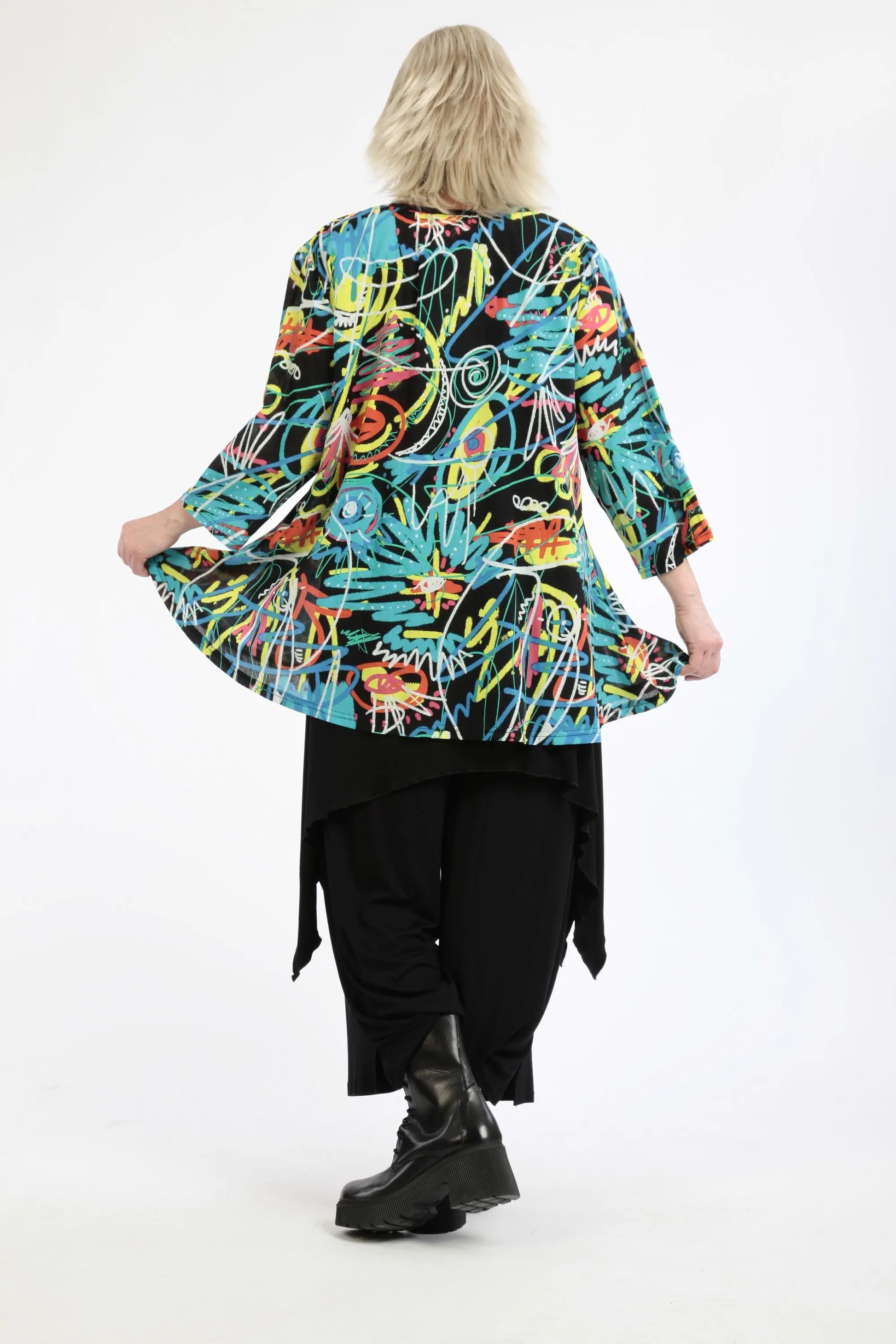 AKH Fashion Shirt in Glocken-Form, aus Baumwolle, 1255.01892, Schwarz-Mehrfarbig, Grafik