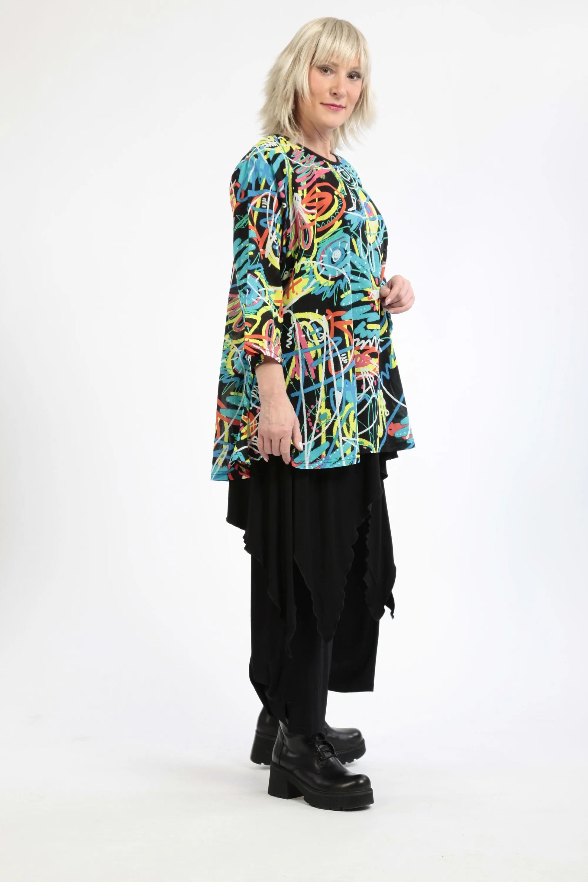 AKH Fashion Shirt in Glocken-Form, aus Baumwolle, 1255.01892, Schwarz-Mehrfarbig, Grafik