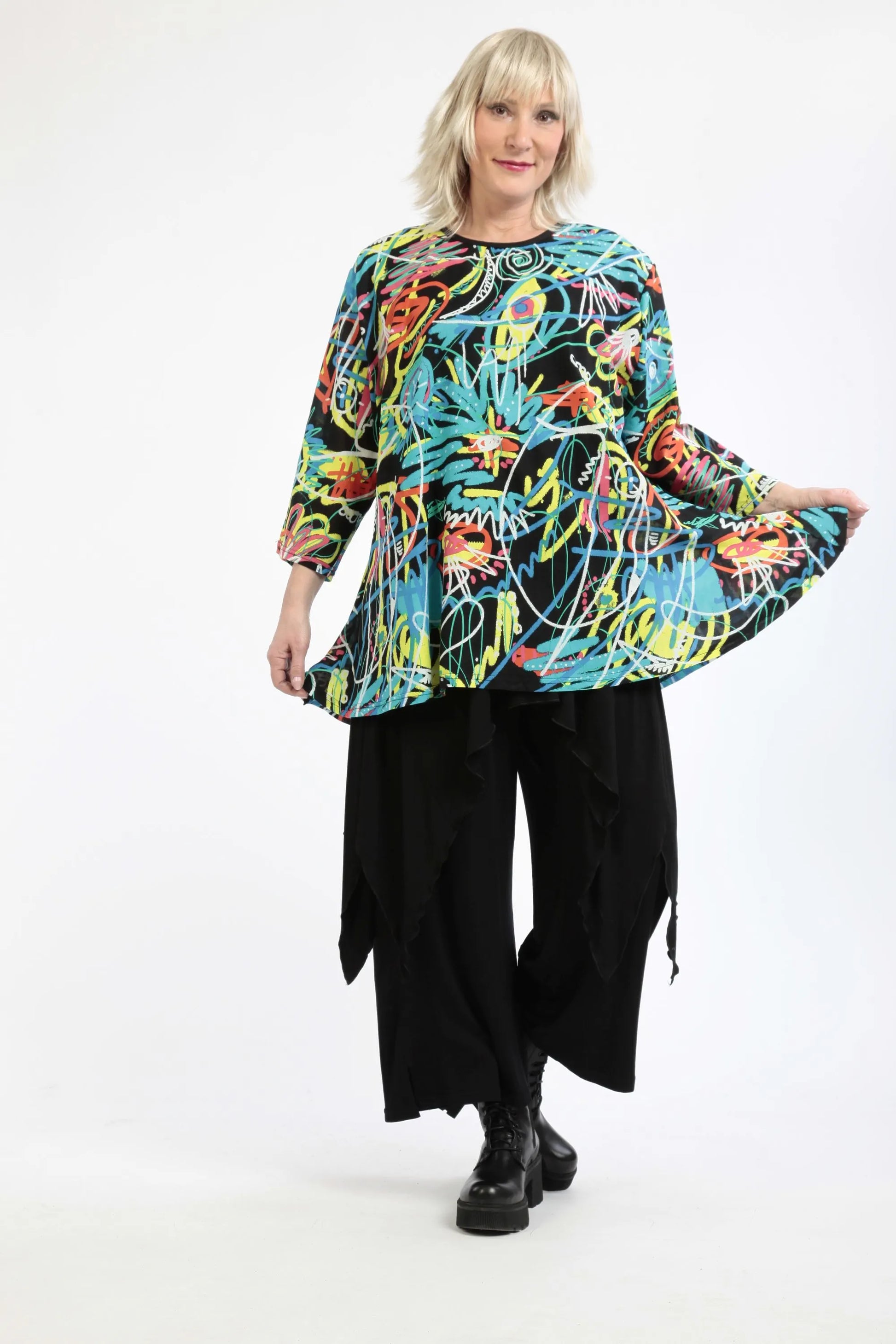 AKH Fashion Shirt in Glocken-Form, aus Baumwolle, 1255.01892, Schwarz-Mehrfarbig, Grafik