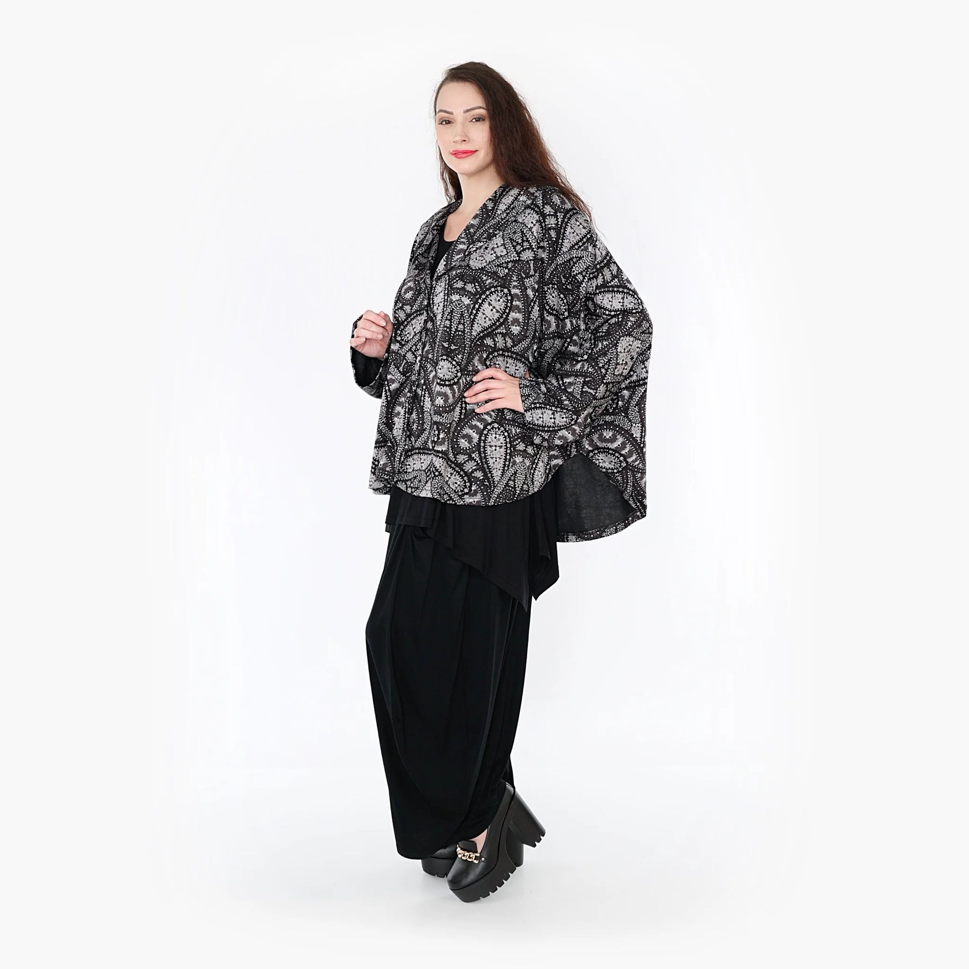 AKH Fashion Jacke in gerundeter Form, aus Materialmix, 1332.00140, Grau-Schwarz, Schick