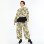 Gerade geschnittene Hose aus French Terry in Beige Braun Neongrün mit Leo Muster Style