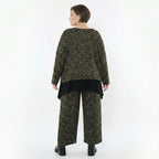 Schwarzer Jacquard Überwurf Oversize Look mit Neon Cognac Kringelmuster und Rundhals