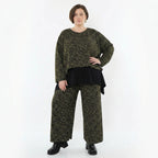 Schwarzer Jacquard Überwurf Oversize Look mit Neon Cognac Kringelmuster und Rundhals