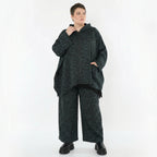Kastige Jacquardjacke in Schwarz Petrol Grün mit Kapuze Klappentaschen Kringelmuster