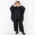 Jacquardjacke in schwarz violett grau mit Kringelmuster Kapuze und Klappentaschen