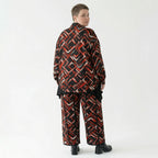 Übergangsjacke in Schwarz Rot Weiß mit Pinselstrichmuster Stehkragen und Kängurutaschen