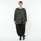 Glockenformshirt aus warmem buntem Feinstrick mit Karomuster Rundhals und weichem Langarm