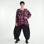 Oversize Shirt in Fuchsiaschwarz mit Pinselstrichmuster A-Form V-Ausschnitt Langarm weich