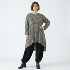 Langarm Longshirt in grauschwarzweißem Vichystreifenlook aus Feinstrick mit Rundhals