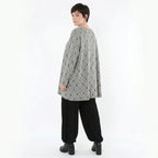 Feinstrickshirt in Hellgrauschwarzweiß mit Vichystreifen A-Form und Rundhals weich Langarm