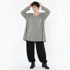 Feinstrickshirt in Hellgrauschwarzweiß mit Vichystreifen A-Form und Rundhals weich Langarm