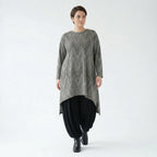 Longshirt A-Form mit Vokuhila Rundhals und Langarm in grau schwarz weißem Vichymuster