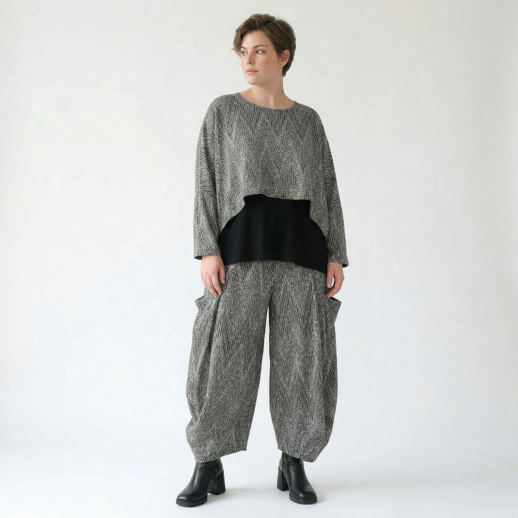 AKH Fashion Überwurf in kastiger Form, aus Materialmix, 1526.07011, Grau/Schwarz/Weiß