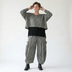 Ballonhose aus Feinstrick in grau schwarz weiß mit Vichystreifen weitem Bein und Taschen