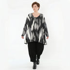 Jerseyshirt A-Form V-Ausschnitt Langarm weich mit schwarz grauem Pinselstrichmuster