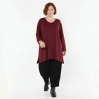 Langarmshirt burgundy aus Jersey mit tiefem Rundhalsausschnitt und Schlitzen am Saum