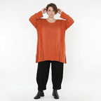 Rostfarbenes Jersey Langarmshirt aus Viskose mit Rundhalsausschnitt und Seitenschlitzen