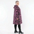 A-Form Kleid aus French Terry mit Strick Kapuze und Reißverschlusstasche in Schwarzfuchsia