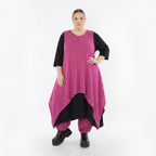 Fuchsia Zipfelkleid aus Feinstrick ärmellos mit Rundhals Ajourmuster und Wellenmuster