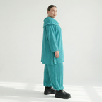 Petrolblaues Feinstrickshirt in A-Form mit Rollkragen Ajournmuster und langen Ärmeln weich