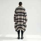  Ballonmantel von AKH Fashion aus Materialmix, 1538.03023, Ecru/Schwarz, Raute, Schick