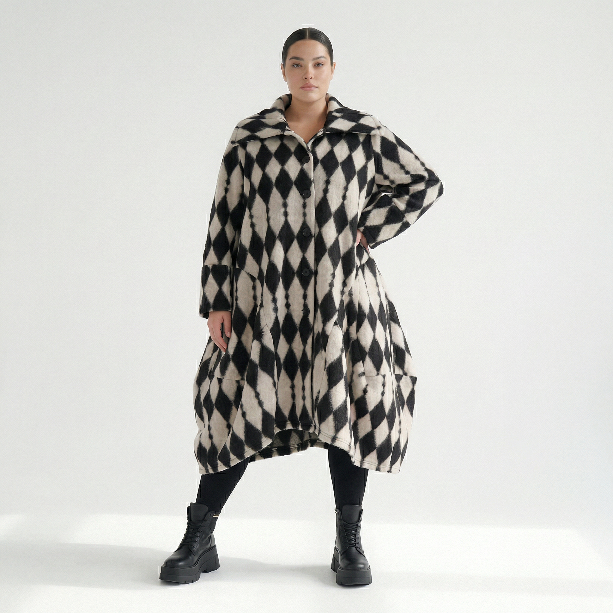  Ballonmantel von AKH Fashion aus Materialmix, 1538.03023, Ecru/Schwarz, Raute, Schick