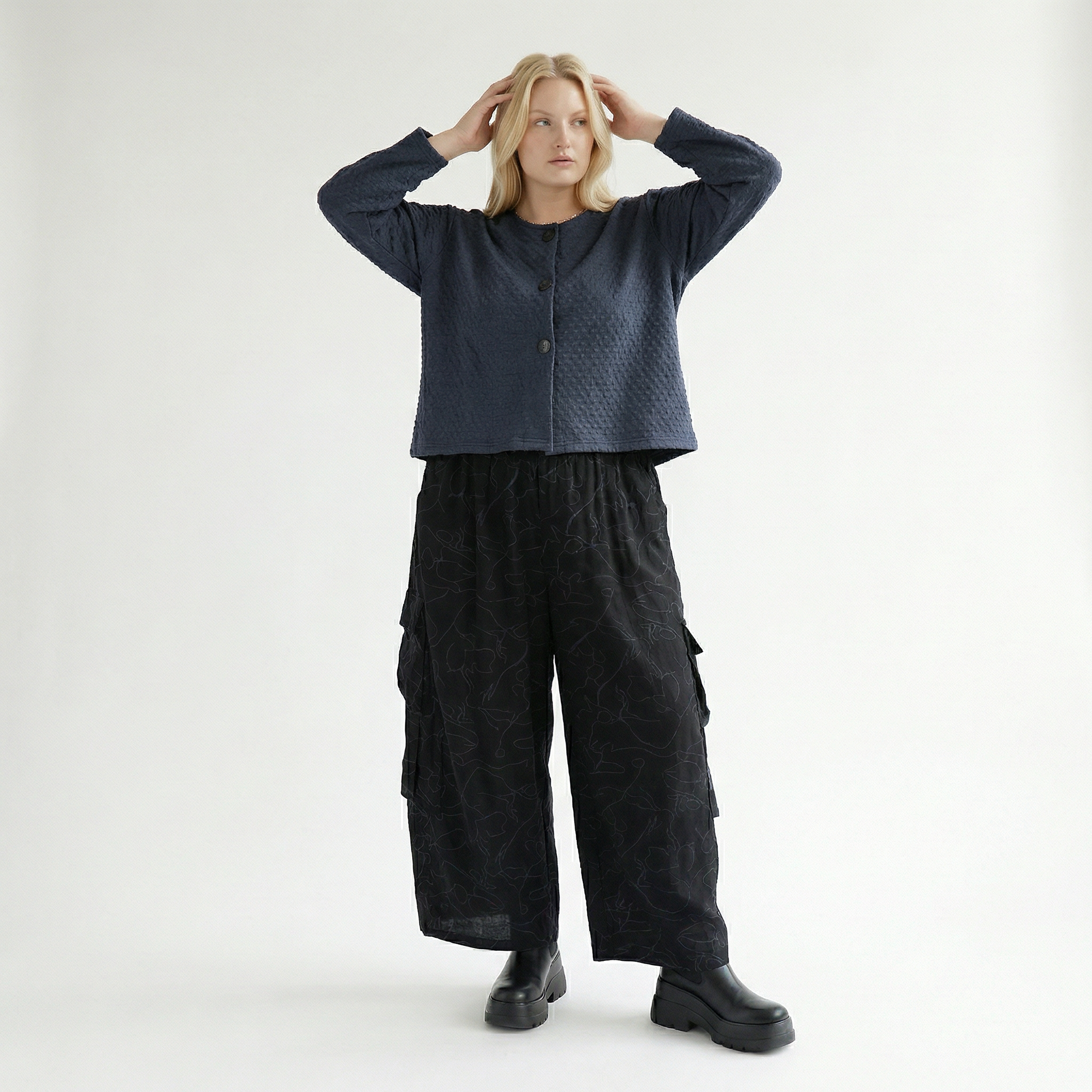  AKH Fashion Jacke in gerundeter Form, aus Baumwolle, 1539.00130, Azurblau, Punkte, Schick