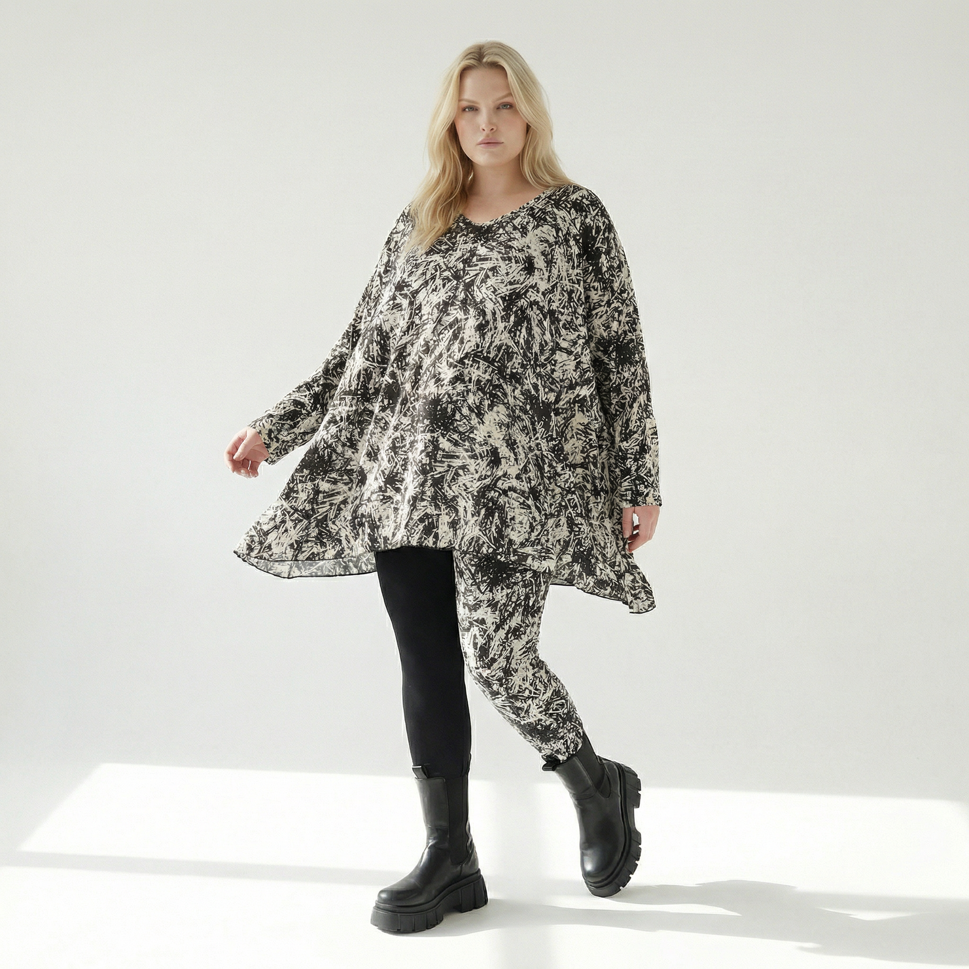  A-Form Bigshirt von AKH Fashion aus Viskose, 1559.00593, Schwarz/Weiß, Abstrakt, Ausgefallen