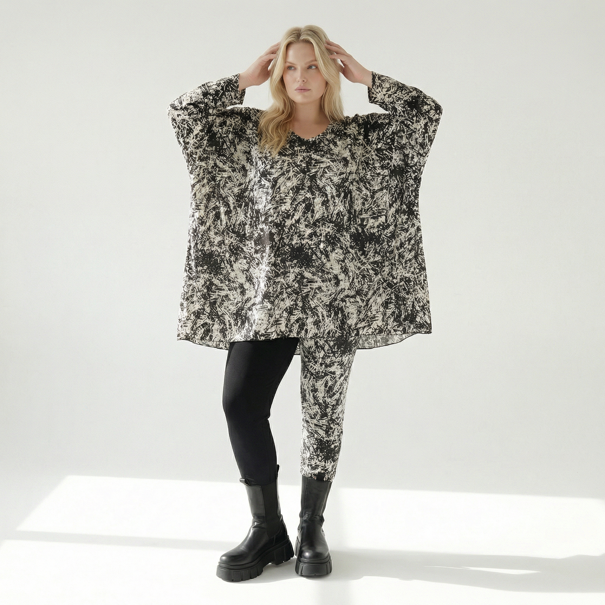  A-Form Bigshirt von AKH Fashion aus Viskose, 1559.00593, Schwarz/Weiß, Abstrakt, Ausgefallen