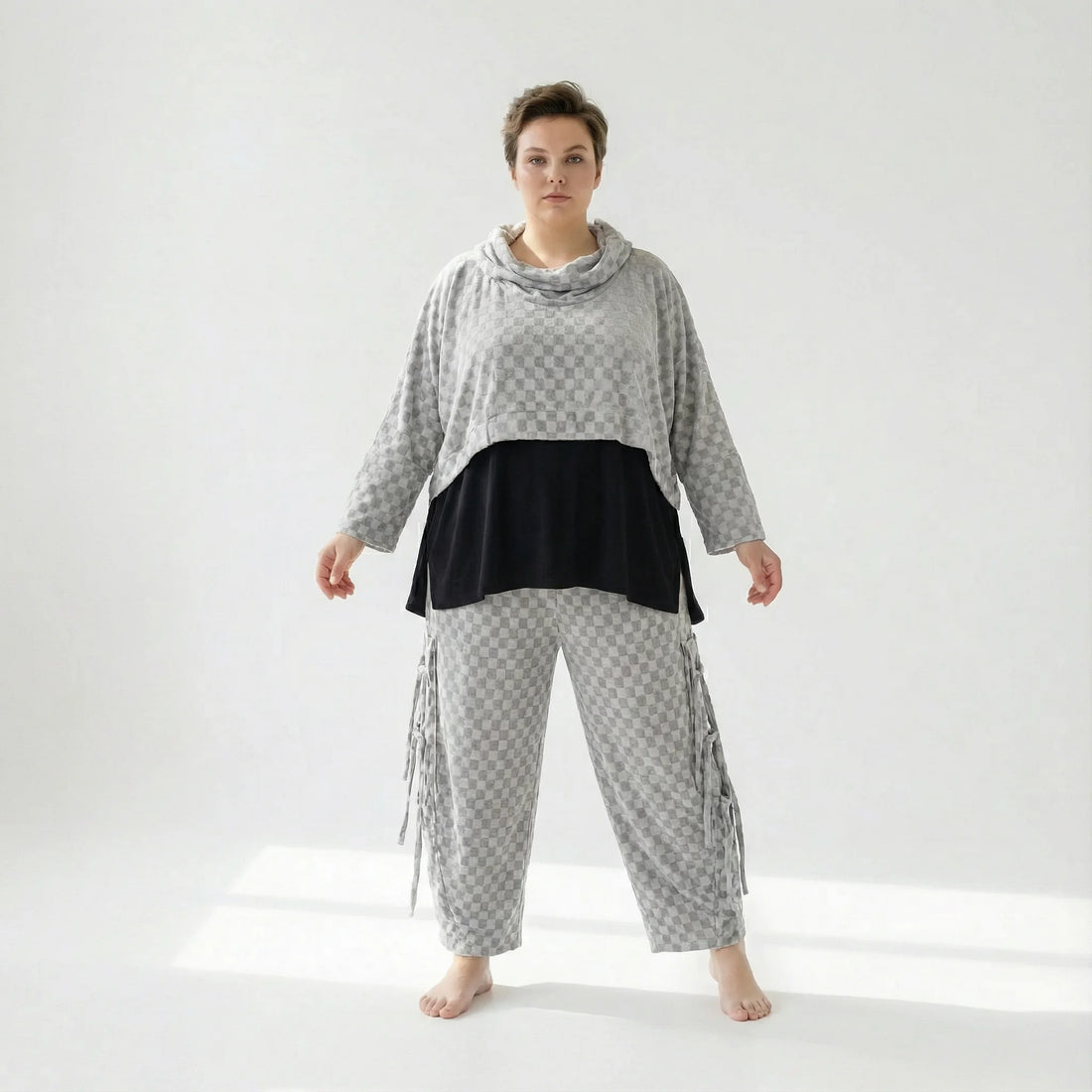  AKH Fashion Überwurf in kastiger Form, aus Viskose, 1540.7011R, Grau, Kariert, Schick