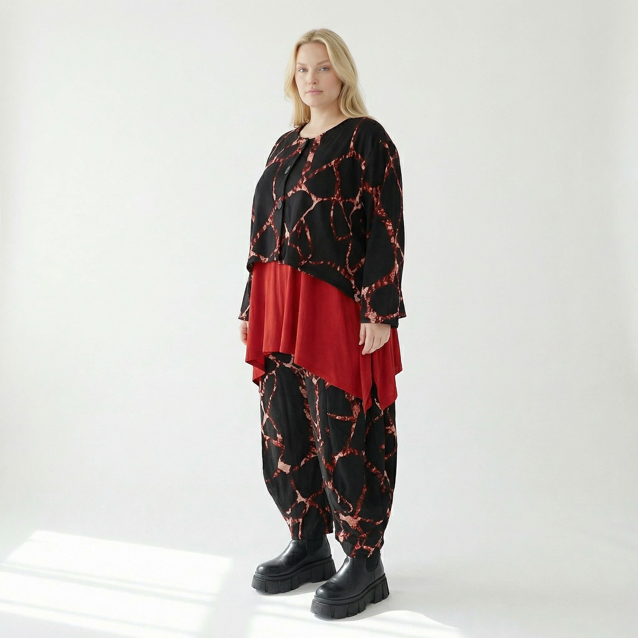  AKH Fashion Jacke in gerundeter Form, aus Materialmix, 1563.00130, Schwarz/Multi, Grafik