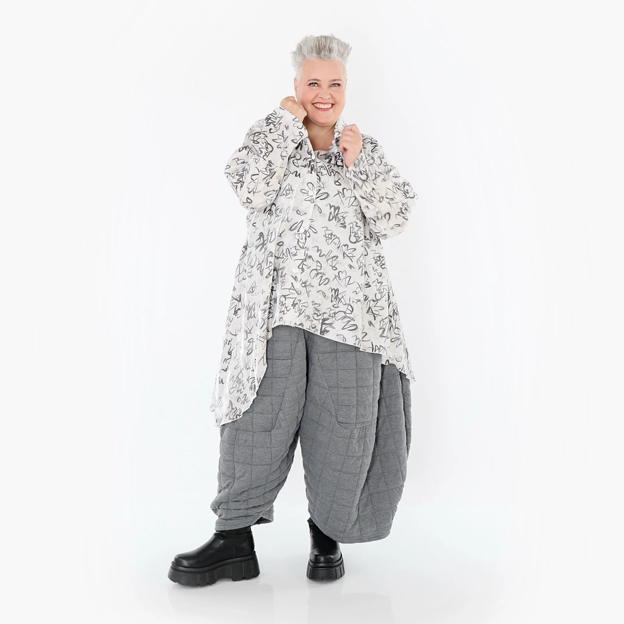  AKH Premium Bluse in Vokuhila-Form, aus Viskose, P1011.7149, Weiß/Grau, Kringel, Schick