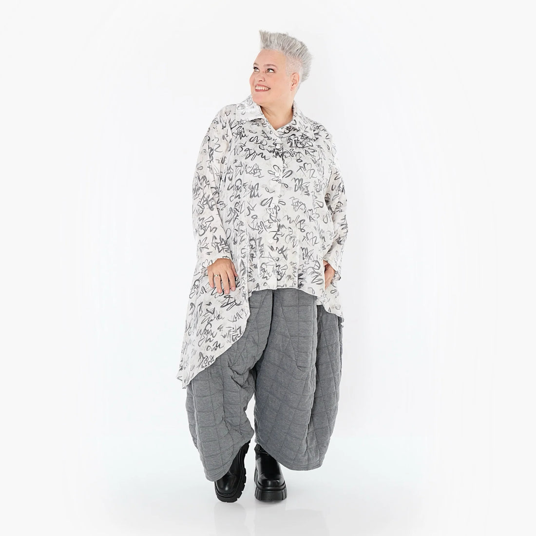  AKH Premium Bluse in Vokuhila-Form, aus Viskose, P1011.7149, Weiß/Grau, Kringel, Schick