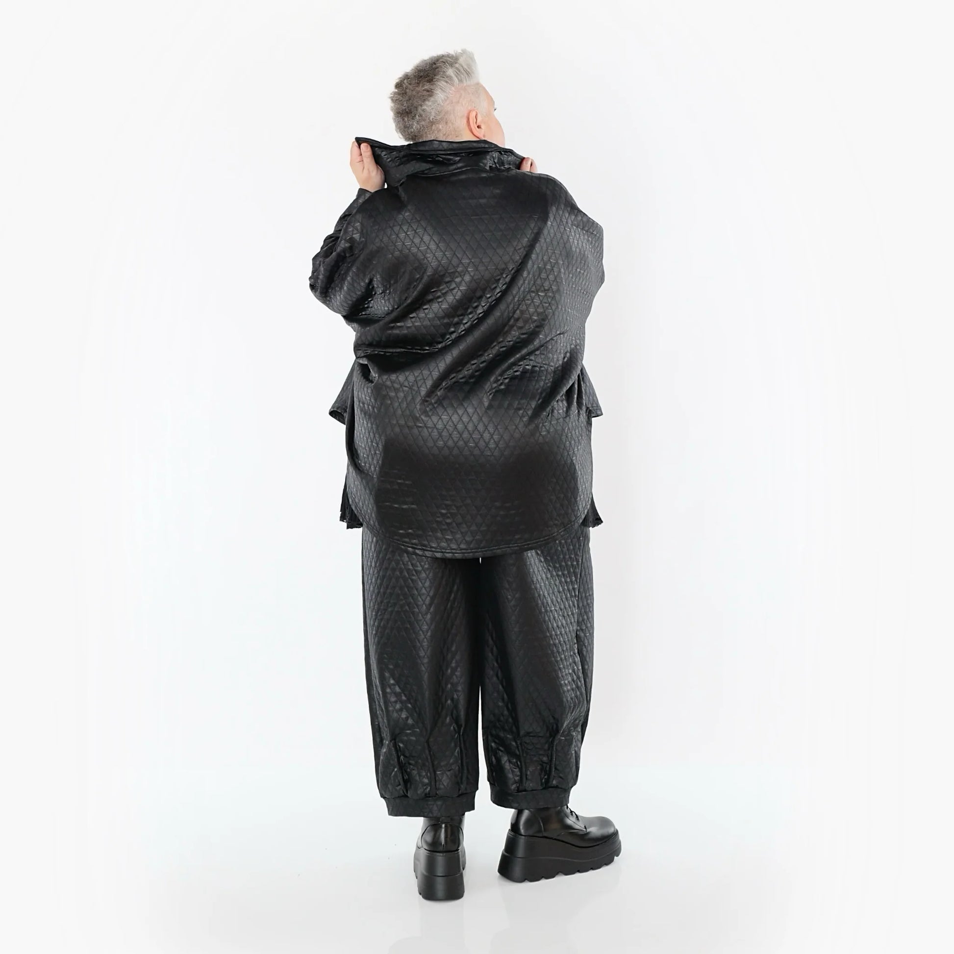  AKH Premium Jacke in gerundeter Form, aus Viskose, P1021.7162, Schwarz, Raute, Schick