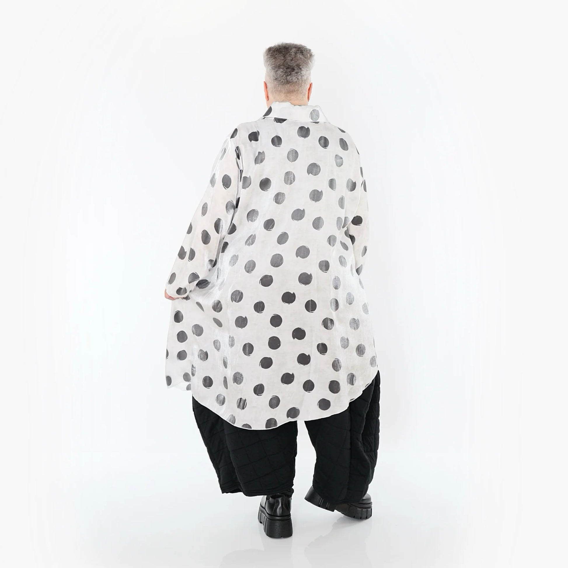  AKH Premium Bluse in Vokuhila-Form, aus Viskose, P1026.7149, Weiß/Grau, Punkte, Schick