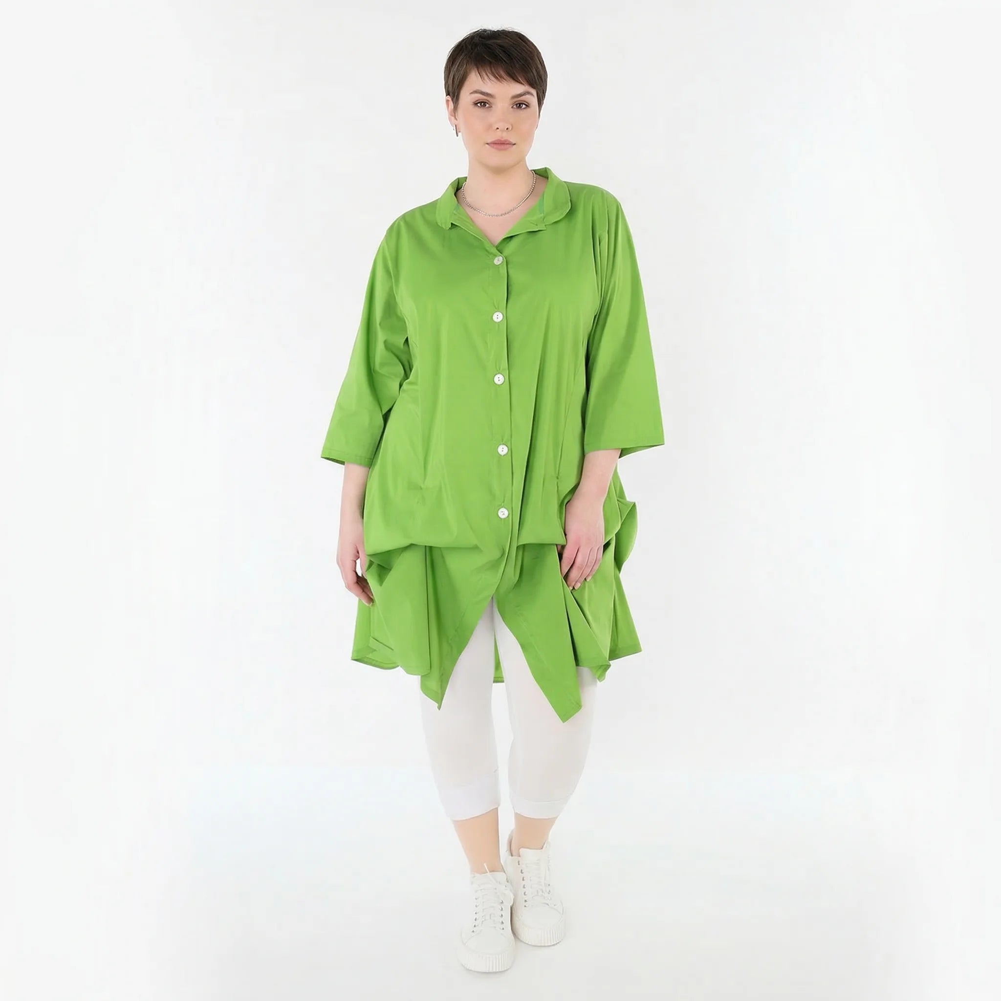 Zeitlos stilvolle Glockenform Bluse im Lagenlook aus fein leichter Baumwollmischung, Apfelgrün