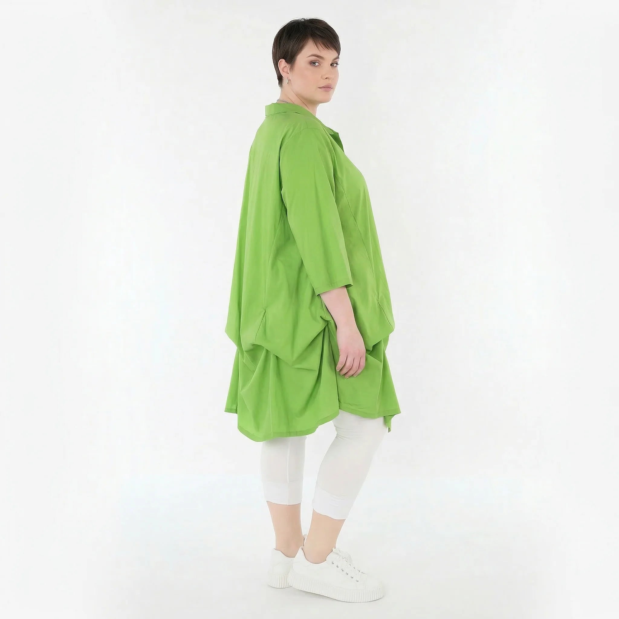 Zeitlos stilvolle Glockenform Bluse im Lagenlook aus fein leichter Baumwollmischung, Apfelgrün