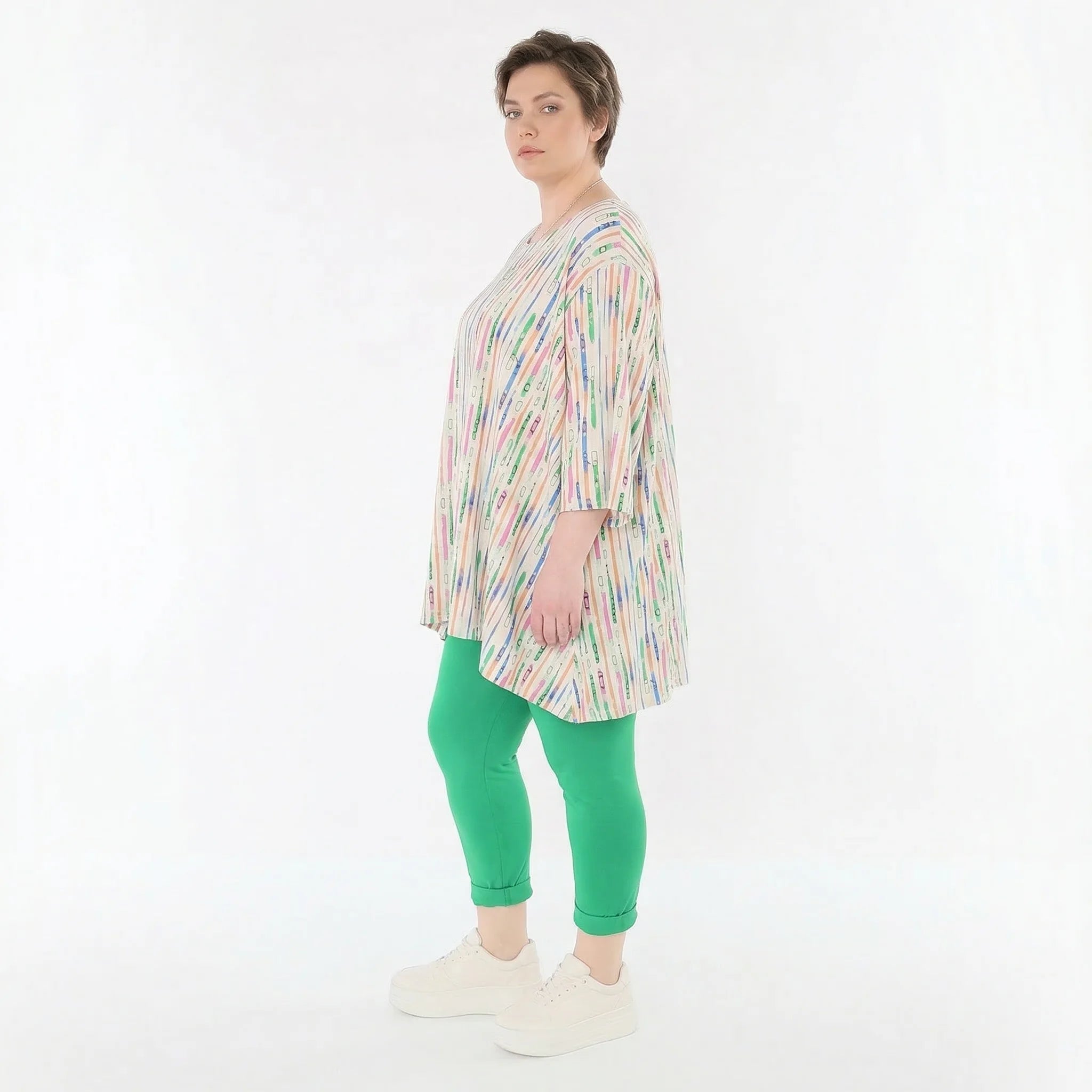Zeitlos modernes Oversize Shirt in A-Form aus feinem, weich fließendem Jersey im Lagenlook, Ecru/Fuchsia/Multi