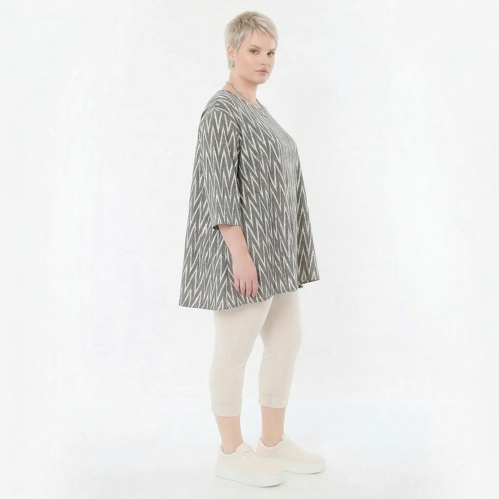 Luftiges A-Form Shirt aus Leinen und Baumwolle im legeren Lagenlook mit ZickZack Muster, Grau/Ecru