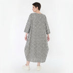 Luftiges Ballonkleid aus hochwertigem Leinen im ausgefallenen ZickZack Design für den Lagenlook, Grau/Ecru