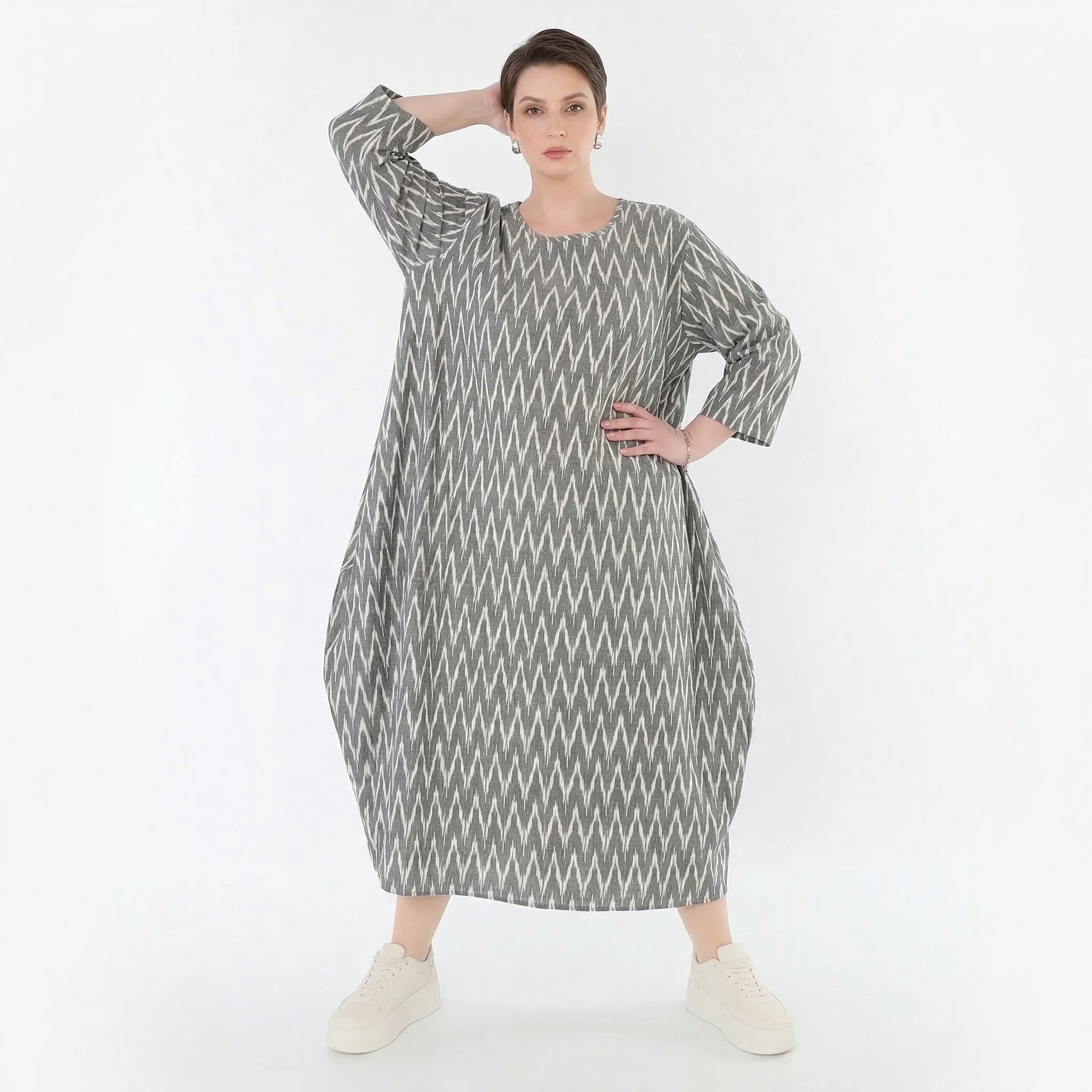 Luftiges Ballonkleid aus hochwertigem Leinen im ausgefallenen ZickZack Design für den Lagenlook, Grau/Ecru