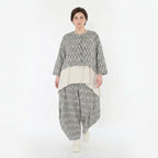 Luftige Ballon Hose im besonderen Lagenlook aus Leinen Baumwolle mit ZickZack Muster, Grau/Ecru