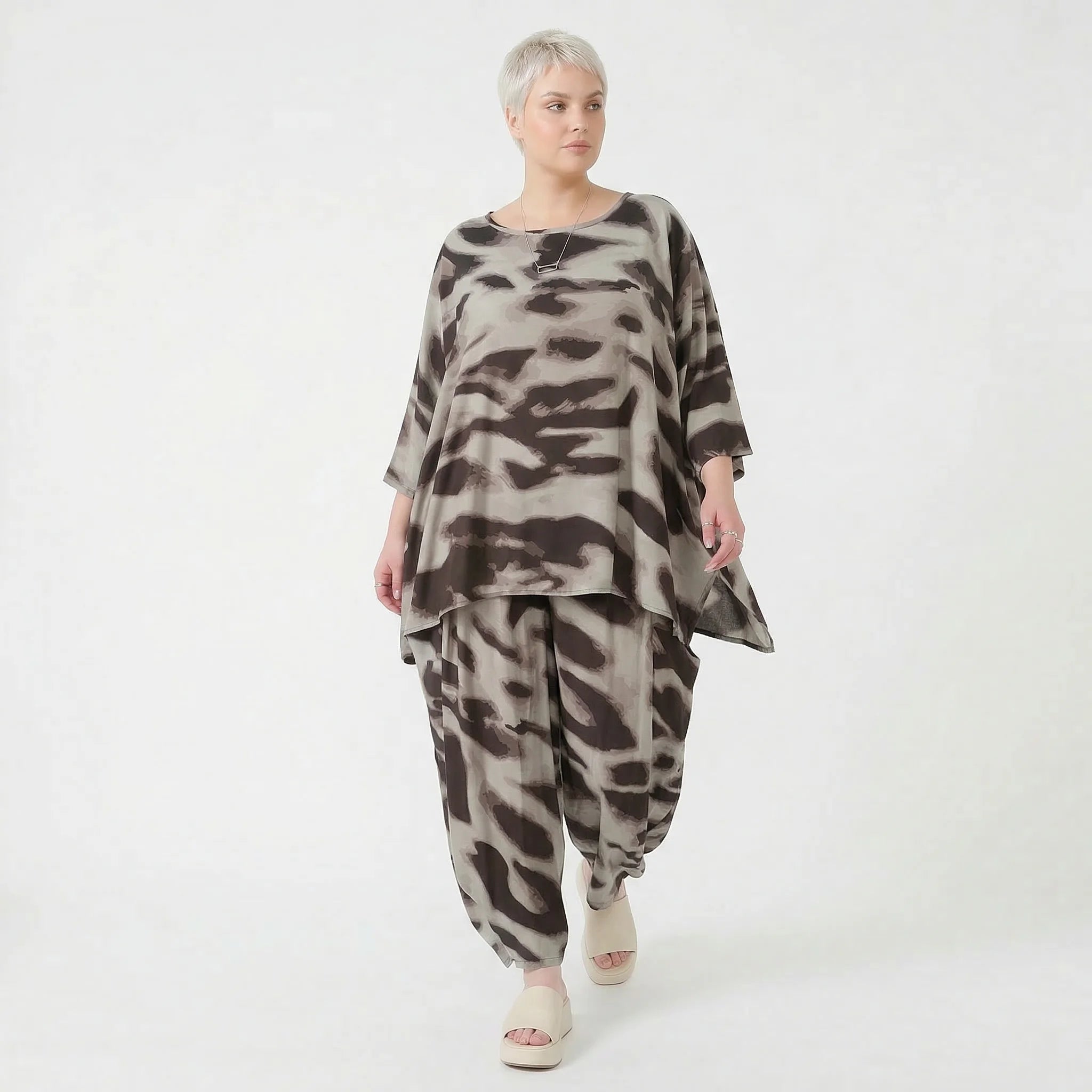 Ausgefallene Ballon Hose im legeren Lagenlook aus weich fließender Popeline mit Taschen, Grau/Braun