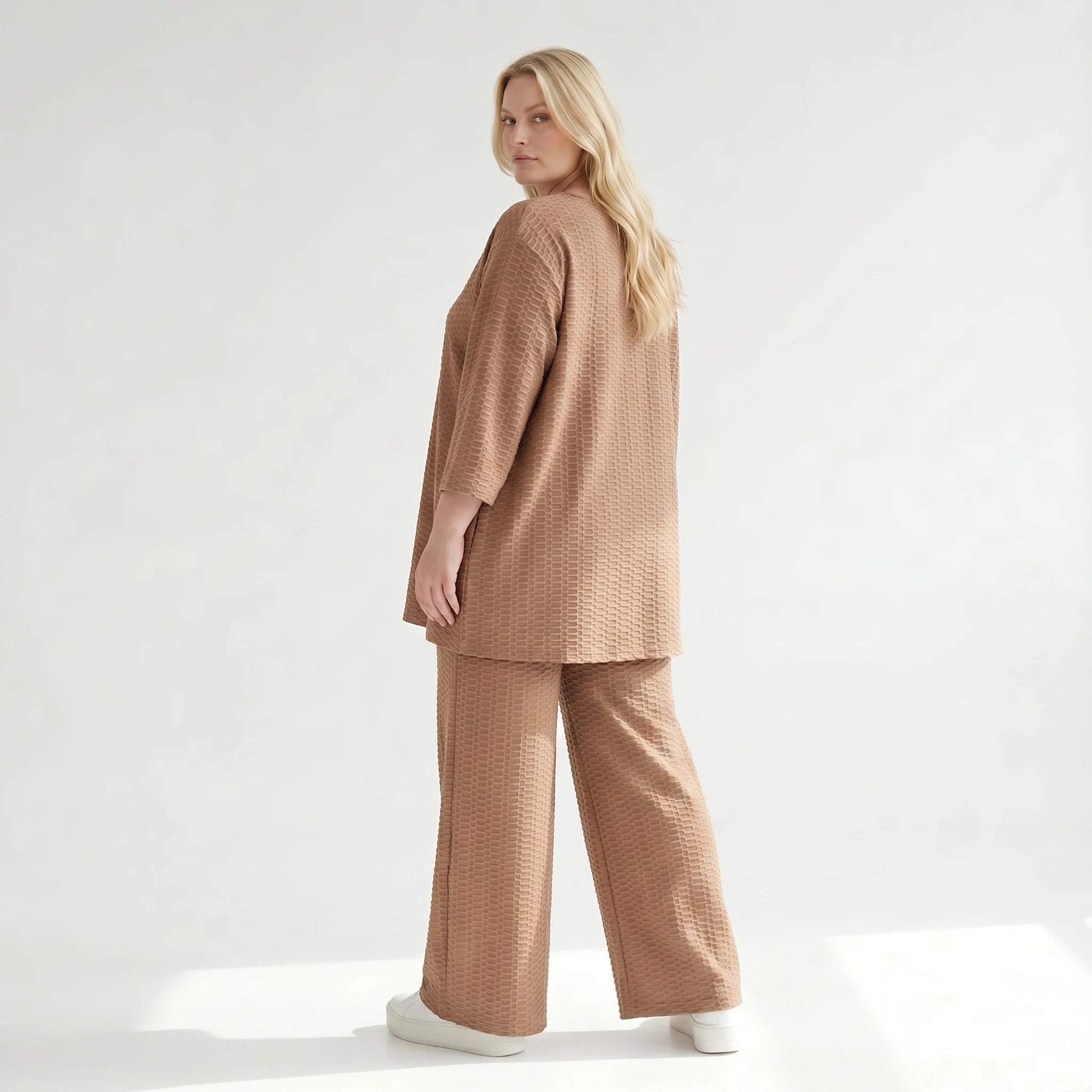 Palazzo Hose mit weitem Bein und ausgefallenem Jacquard Waffelmuster für lässigen Lagenlook, Cognac