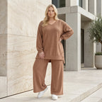Legeres Oversize Shirt mit fließendem Stretch Jacquard, ausgefallenem Waffelmuster und Zierknöpfen, Cognac