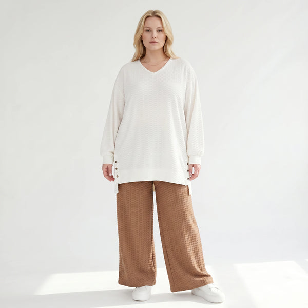 Ausgefallenes Oversize Shirt aus weich fließendem Jacquard mit Zierknöpfen und Strukturmuster, Weiß