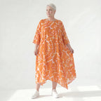 Ausgefallenes Ballonkleid im zeitlosen Lagenlook aus leichter Popeline mit schimmerndem Finish, Orange/Weiß
