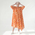 Ausgefallenes Ballonkleid im zeitlosen Lagenlook aus leichter Popeline mit schimmerndem Finish, Orange/Weiß