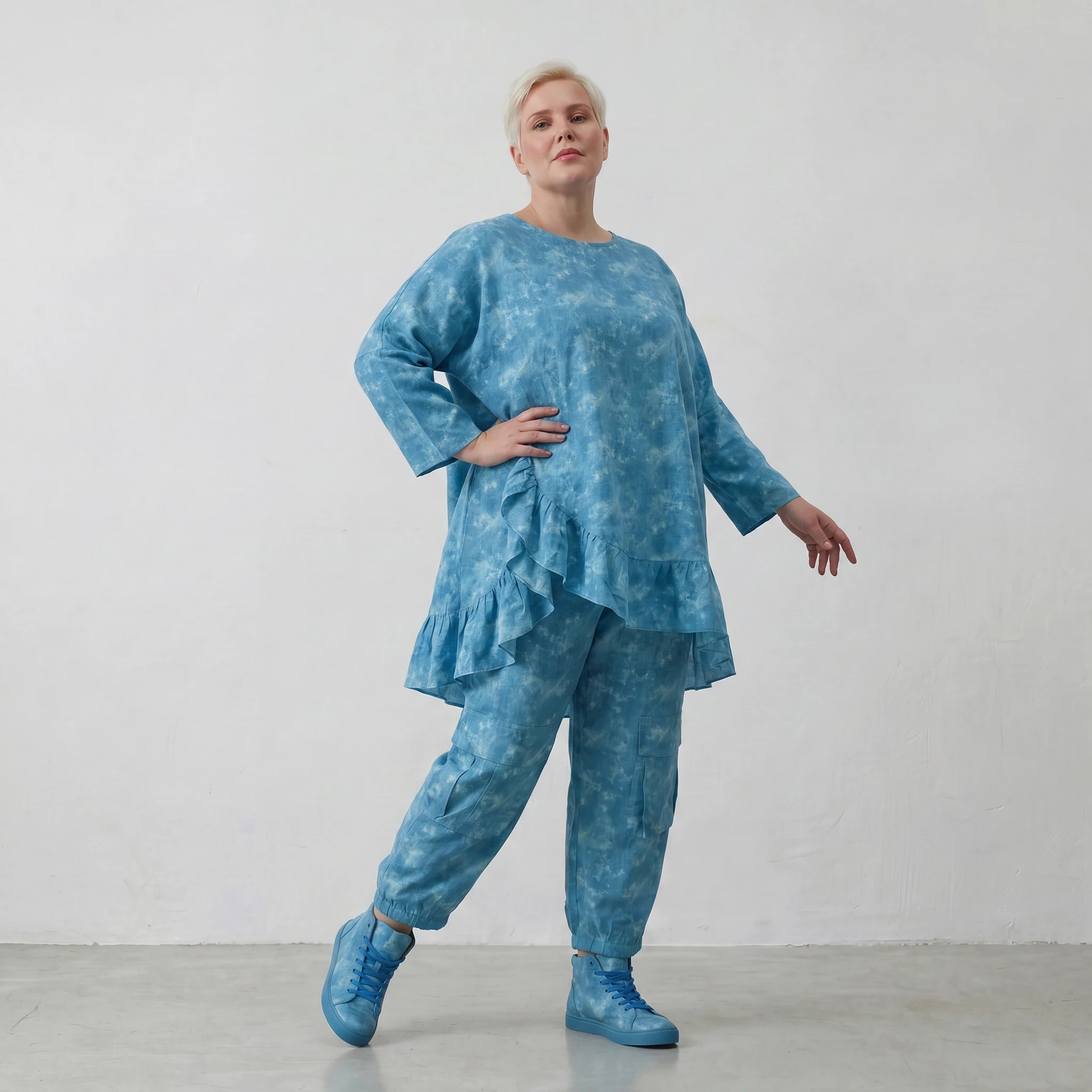 Luftiges Oversize Shirt aus feiner Baumwoll-Popeline im Lagenlook mit Batikmuster, Aquablau